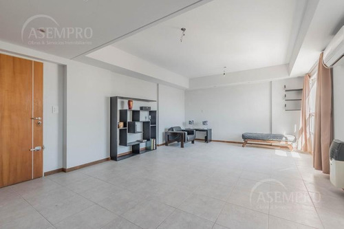 Semipiso - Tranquilidad - Mucha Luz Y Gran Vista Desde El 6to Piso!