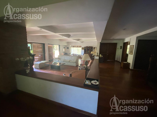 Casa / Lote Venta - Acassuso Av. Libertador Hacia Solís