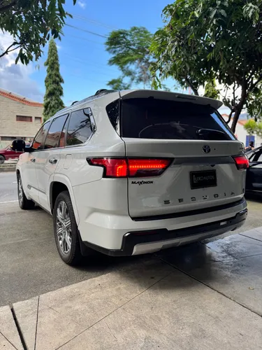 Toyota Sequoia 3.5 V6 Capstone