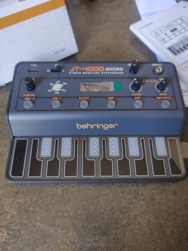 Sintetizador Behringer Jt4000 Micro