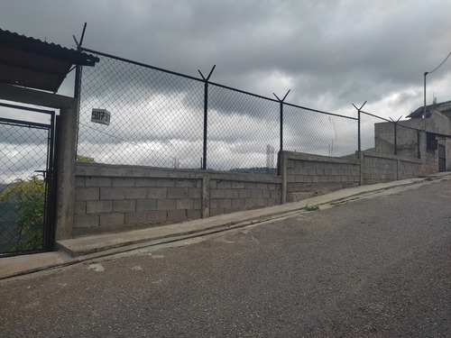 Venta De Casa En Urb. Los Haticos El Junquito