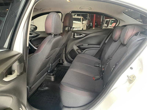 Imagem 7 de 12 de Fiat Cronos Precision 1.8 16v Flex Aut 2021