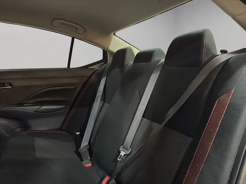 Nissan Versa SR CVT