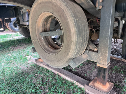 Semi-reboque Graneleira 10/10 Preta 2 Eixos