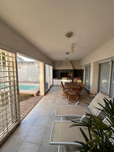Venta Casa En Barrio Urca- Lamarca