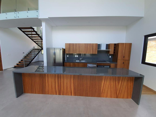 Casa En Renta Merida, Privada Yucatan Country Club.