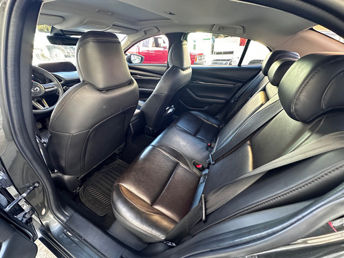 Mazda 3 Versión Signature (la Más Equipada Con Turbo)