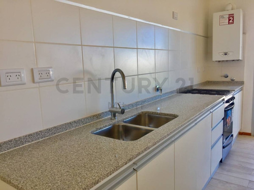 Imagen 5 de 18 de Departamento Piso De 2 Dormitorios Con Cochera A Estrenar En Venta En La Plata