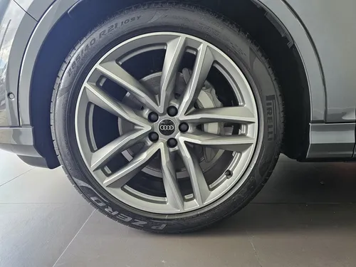 Audi Q7 S-line 2025