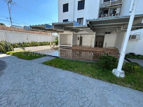 Sara Pastran Vende Apartamento En El Centro De Barquisimeto Con Planta Eléctrica, Remodelado Código 25-1860 Sps