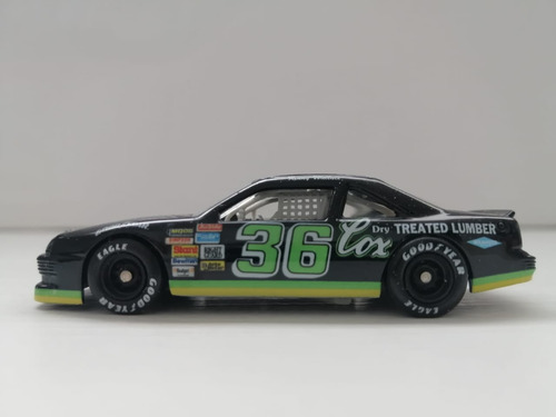 Racing Collectables #36 Kenny Wallace 1:64 Negro (Usado)