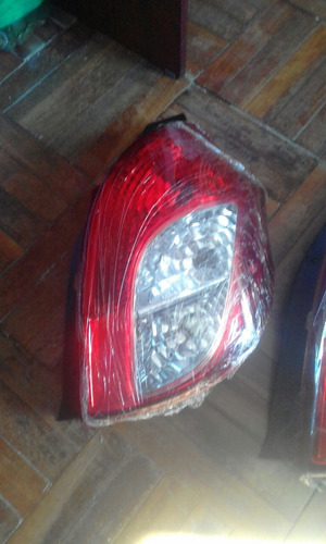 272) Farol Trasero Suzuki Alto Derecho