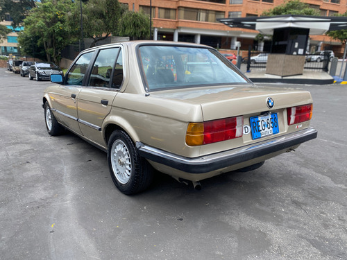 320 Automático, Placas Antiguo