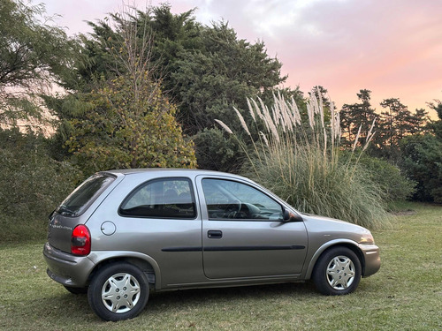 Chevrolet Corsa Classic 1.6 Gl 3p