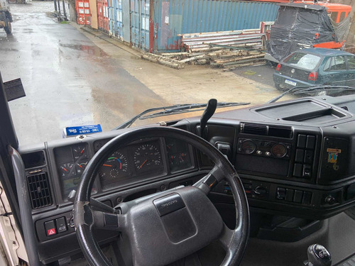 Imagem 9 de 12 de Volvo Fh 12 380 4x2 - 2003
