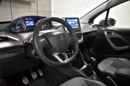 Peugeot 208 1.6 Feline
