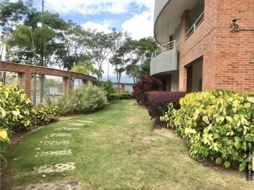 En Venta Apartamento Nuevo Con Pisos De Marmol Mas Hobby Room De 12 M2 Con Baño Interno, En Urb Lomas Del Sol, Piso 1.,