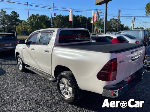 Toyota Hilux SRV 4x4 aut cuero