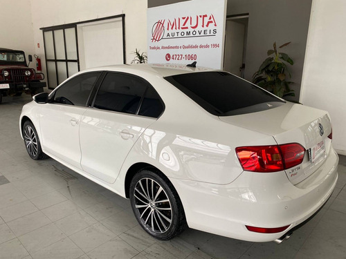 Imagem 4 de 10 de Volkswagen Jetta 2.0 Tsi Highline 211cv Gasolina 4p