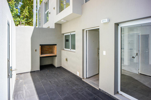 Venta - Casa De Pasillo 2 Dormitorios A Estrenar - Arroyito, Rosario.