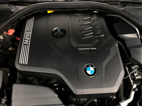 BMW Serie 3 2.0 330ia Sport Line At
