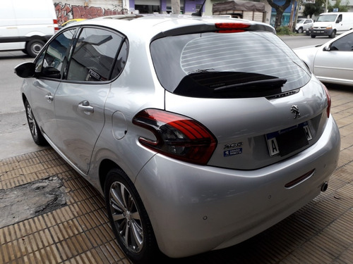 Peugeot 208 Feline J Perez Ruiz