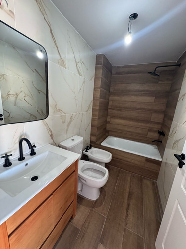 Venta De Muy Lindo Ph 4 Ambientes Con Terraza A Estrenar En Villa Devoto.