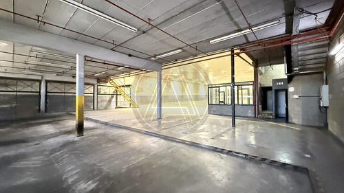 Depósito Con Oficinas 1900m2 En Alquiler - Barracas