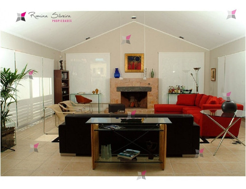 Casa En Golf, 5 Dormitorios *- Ref: 7618