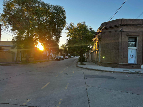 Imagen 8 de 9 de Casa Centrica En Esquina