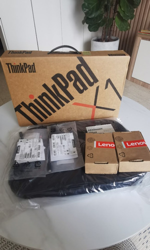 Lenovo Thinkpad X1 Carbon 2 2nd Generation - Core I7 