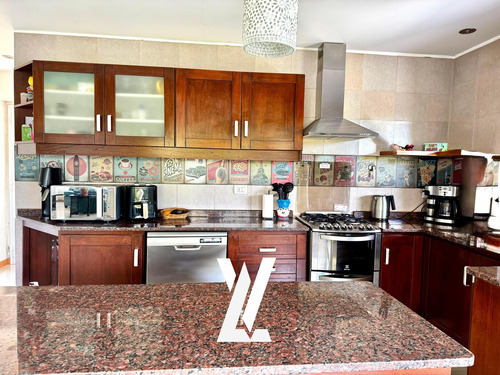 Casa En Venta Barrio Santa Teresa, Impecable!