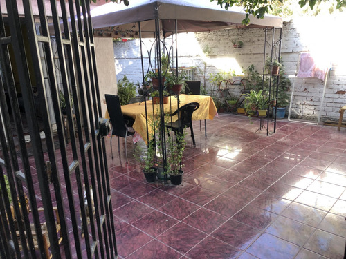 Vende Casa Grande 4 Dorm, 2 Baños, A Pocas Cuadras Metro Rod