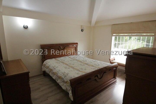Casa Con Piscina En Venta En La Boyera 24-22058 Cs