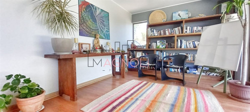 Casa En Venta De 5 Dorm. En Limache