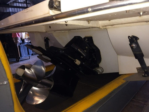 Imagen 9 de 11 de Canestrari 235 V8 Duo Prop Muy Buen Estado Full Equipo