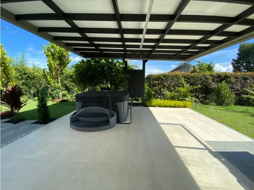 Hermosa Casa Para La Venta En Llanogrande