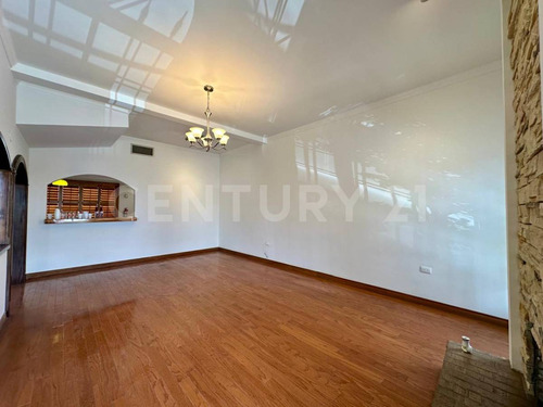 Casa En Venta Col. Abraham Gonzalez, Chihuahua