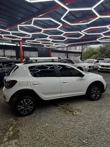 Renault Stepway 1.6 Intense Automática