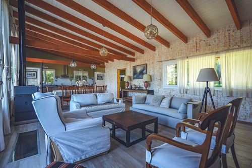 Venta - Condominio De Dos Casas Independientes - Jardin - Vista Abierta