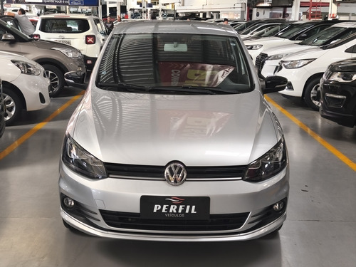 Volkswagen Fox 1.6 MSI TOTAL FLEX CONNECT 4P I-MOTION