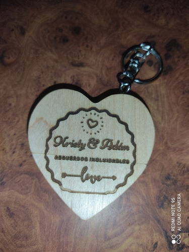Usb 32 Gb Corazón Gravada De Madera (Usado)