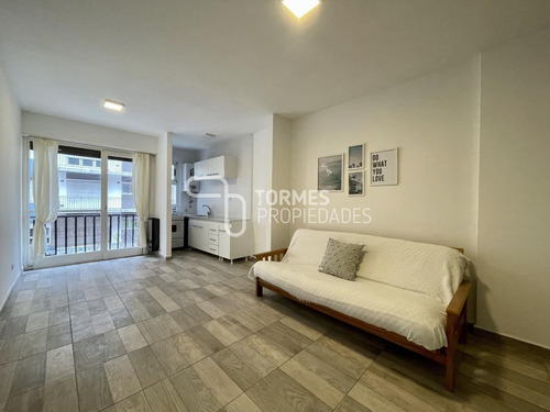 Imagen 2 de 30 de Tour Virtual Departamento En Venta 1 Ambiente Con Balcón A Metros De Plaza Colón - Mar Del Plata
