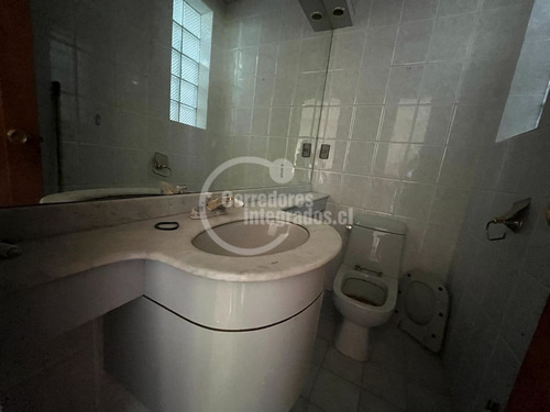 Casa En Venta De 6 Dorm. En Santo Domingo
