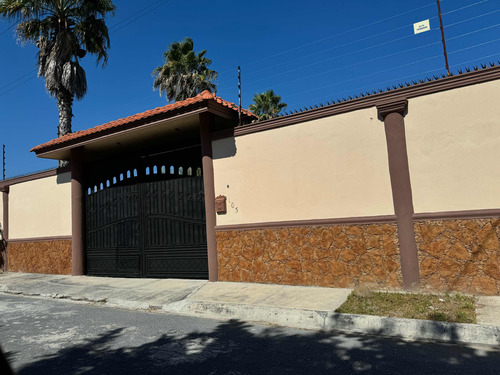 Quinta Con Casa Alberca Y Palapa En Portal Del Norte 3er Sector