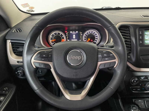 Imagem 11 de 15 de Jeep Cherokee 3.2 Longitude 4x4 V6 2015