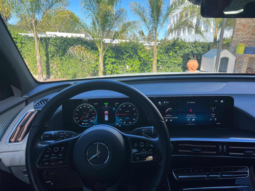 Imagen 21 de 25 de Mercedes-benz Eqc400 4 Matic Igual A 0km!!!posible Permuta