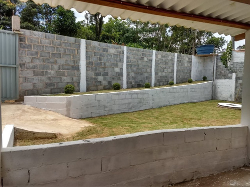 Imagem 3 de 14 de Casa 3 Dorms Com Garagem / Ótima Localização/ Toda Murada