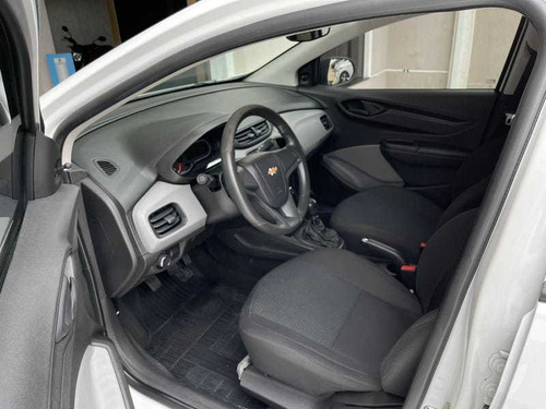 Imagem 8 de 14 de Chevrolet Onix 1.0 Mt Joy 2018