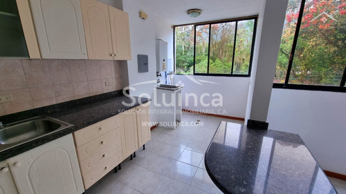 Imagen 13 de 14 de Resid. Santa Barbara, Av. Las Américas